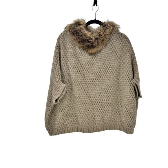 Linda Richards Wool Blend Fur-Trimmed Knit Poncho Raccoon Fur Collar NWT - Picture 8 of 13